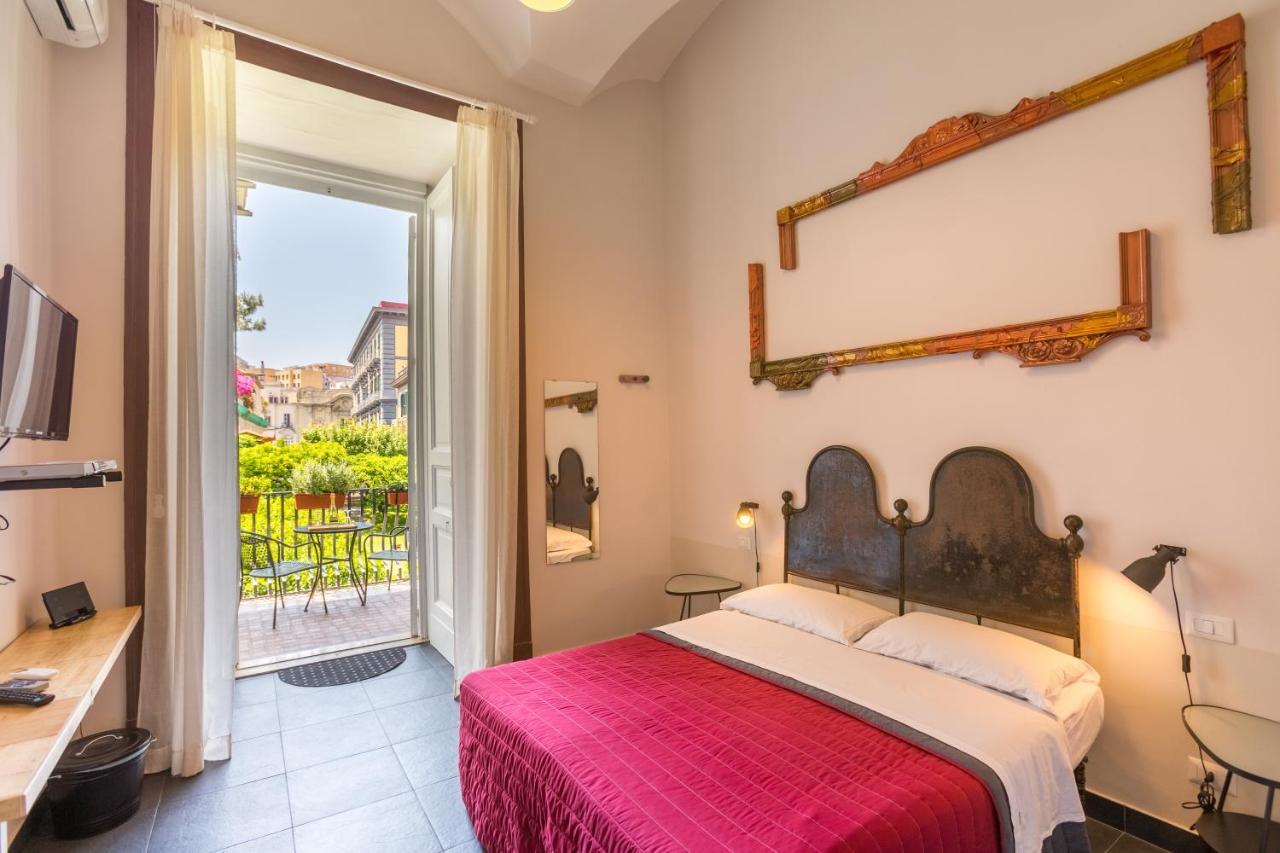 Bed and Breakfast The Bellini House By House In Nápoles Habitación foto